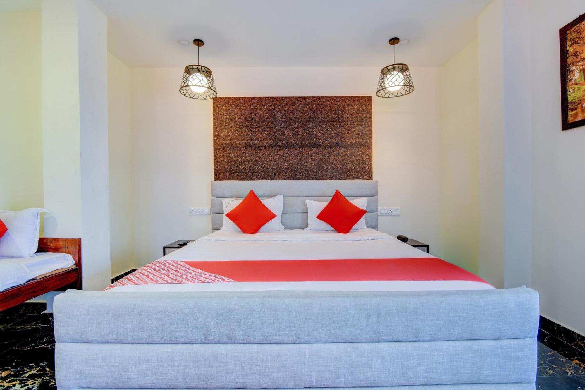 Hotel O P S Grand 布莱尔港 外观 照片