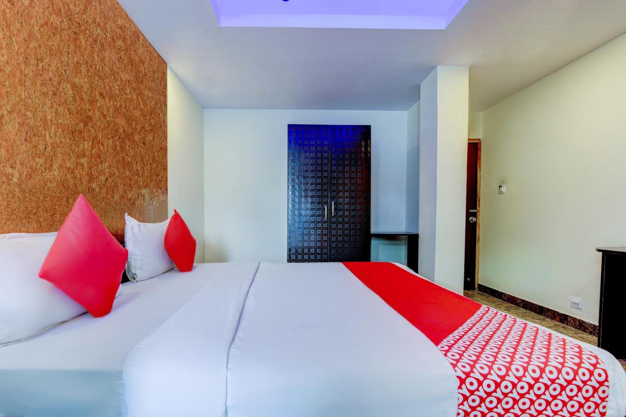 Hotel O P S Grand 布莱尔港 外观 照片